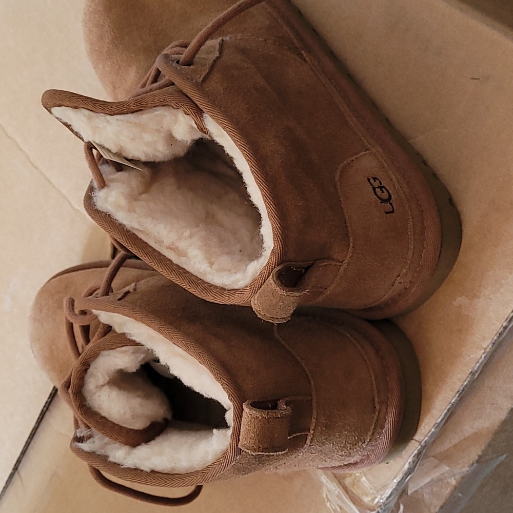 UGG men's size 9 lined boots